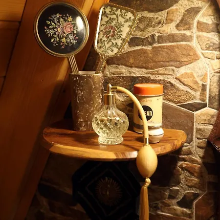 Heartland Handmade Wooden Chalet