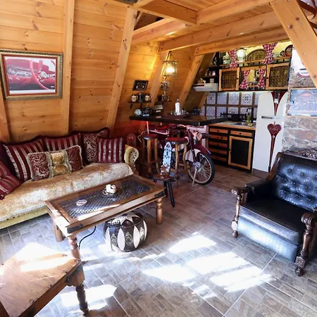 Heartland Handmade Wooden Chalet