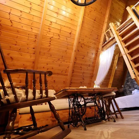 Chalet Heartland Handmade Wooden *